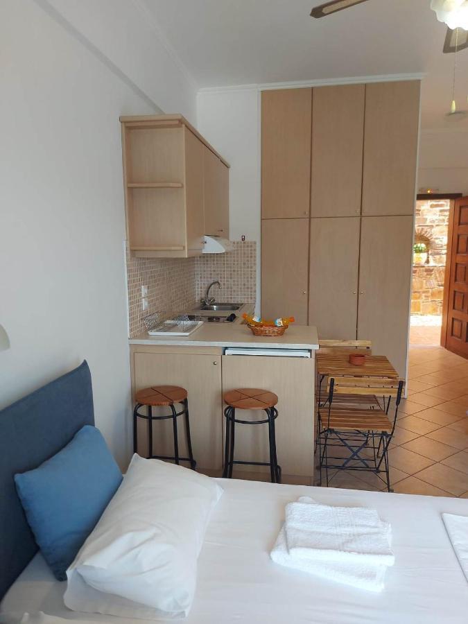 אבדילוס Anarrousa Studios & Apartments מראה חיצוני תמונה